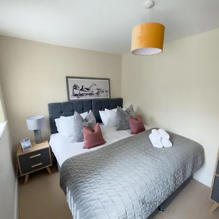 Moda - Bell Barn House Birmingham